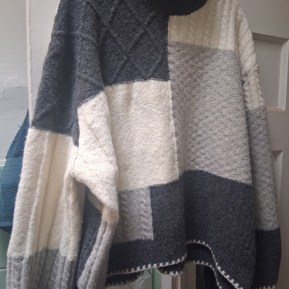 Primark Gray and Cream Knit Sweater